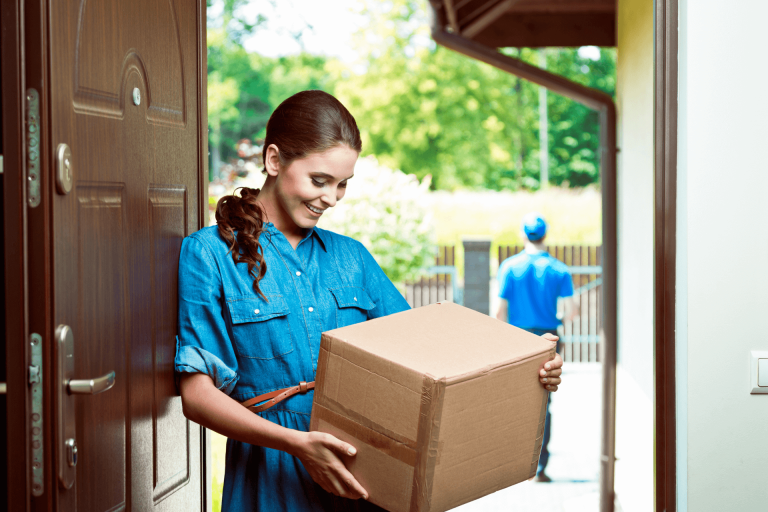 customer-receiving-package